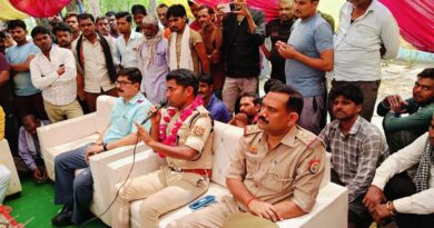 हमीरपुर में ई-रिक्शा चालकों को यातायात नियमों के प्रति किया गया जागरूक