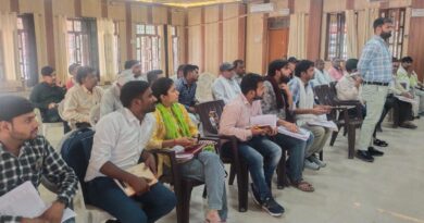 सचिव- प्रधान ग्रामीणों को जनकल्याणकारी योजनाओं से लाभान्वित करायें:एसडीएम