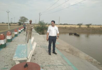 ग्राम पंचायतों की गौशालाओं और अमृत तालाब का एसडीएम ने किया निरीक्षण