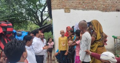 बबलू अहिरवार की दुर्घटना में मृत्यु से शोकाकुल परिवार से मिलकर एम एल सी दिया हर संभव मदद का आश्वासन